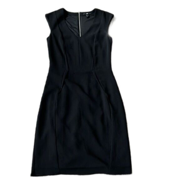 H&M Dresses & Skirts - Black dress with silver zipper